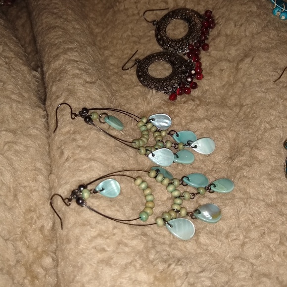 Colorful earring bundle - Picture 3 of 6